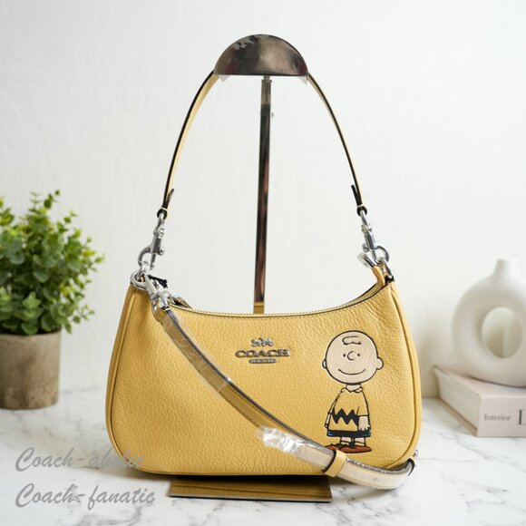NWT Coach X Peanuts CBJ83 Teri Shoulder Bag With Charlie Brown Authentic - Picture 1 of 11